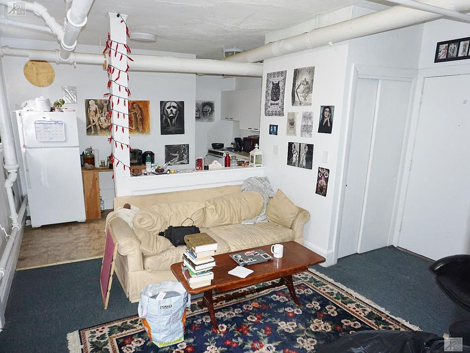 2nd image of 1086 Commonwealth Ave APT B5