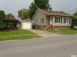 822 S Main St, Harrisburg, IL 62946