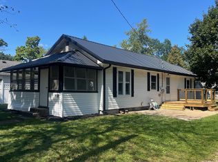 9128 Hickorywood Dr, White Lake, MI