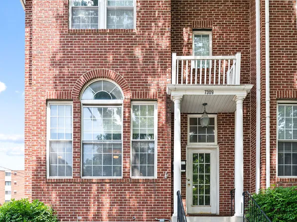 7309 Randolph St, Forest Park, IL 60130