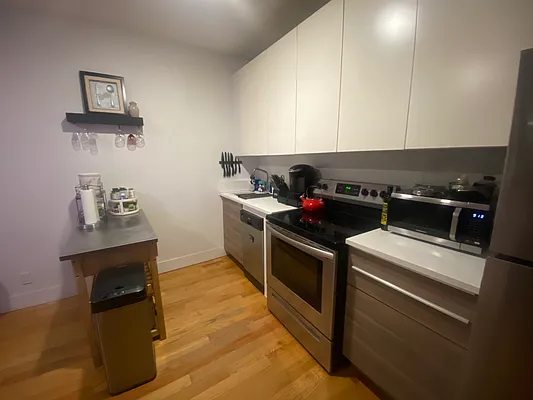 Rented by David Francis New York LLC | media 18