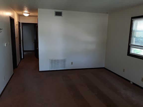 5th image of 1000 & 1002 Delaware Ave #1000