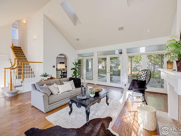 4th image of 2040 Amethyst Dr
