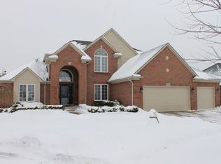 51460 Cart Dr, Macomb, MI