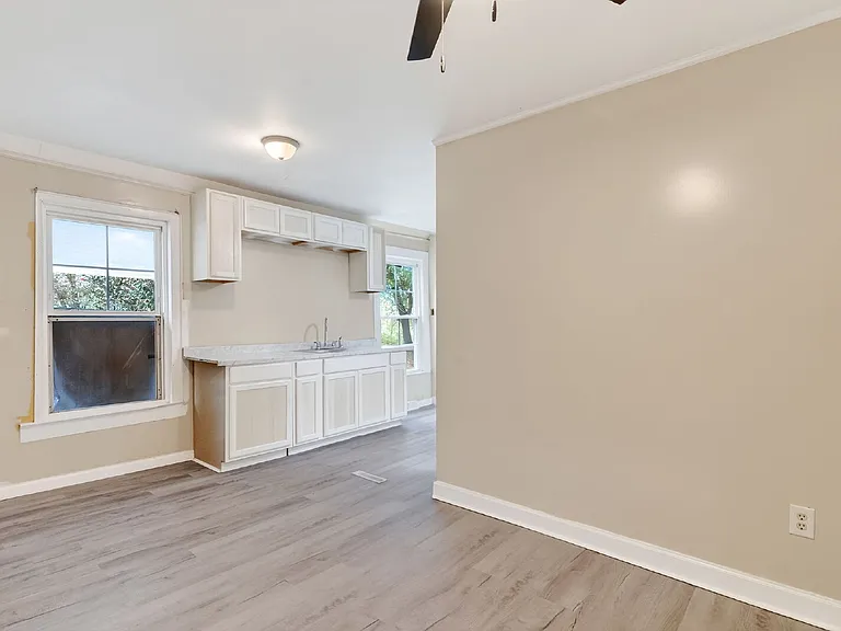409 Meadow Rd — Photo 19