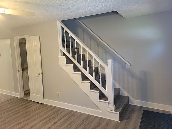 4th image of 103 Oriel St