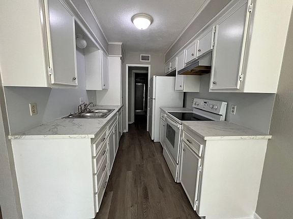 4th image of 1017 Ruswood Dr