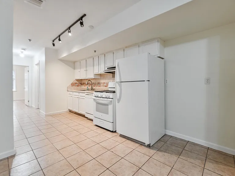 2705 Central Ave #1 — Photo 11