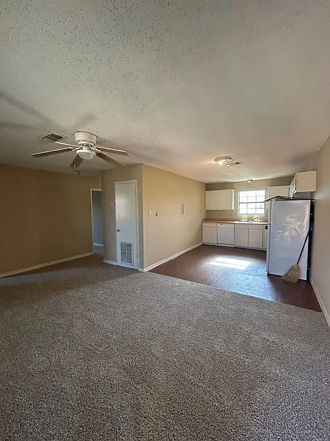 3 bed, 1000 sqft, $975 — Photo 4