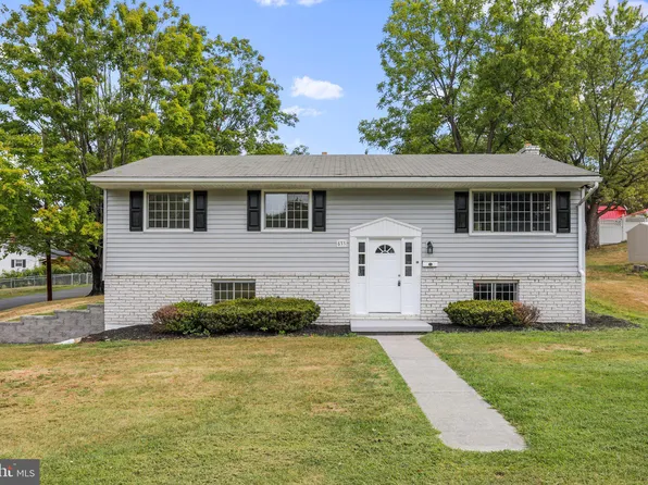 533 Central Ave, Romney, WV 26757