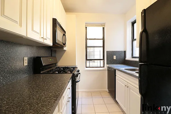 Rented by Link NY Realty | media 10