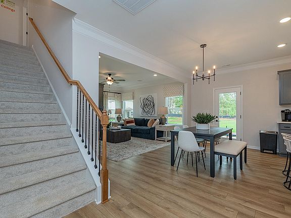 4th image of 1208 Stonebridge Cir