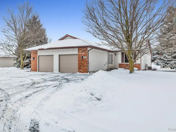 1910 Michigan Ave, Marysville, MI 48040