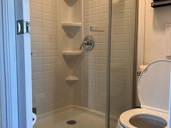 4th image of 1418 Cliffwood Dr