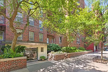 302 East 88th Street in Yorkville