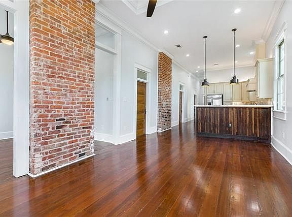 4th image of 1440 Marigny St