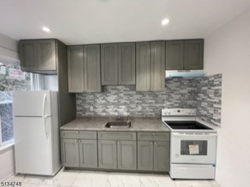1st image of 205 N Clinton St #2
