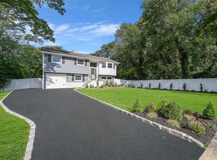 248 Bow Dr, Hauppauge, NY 11788