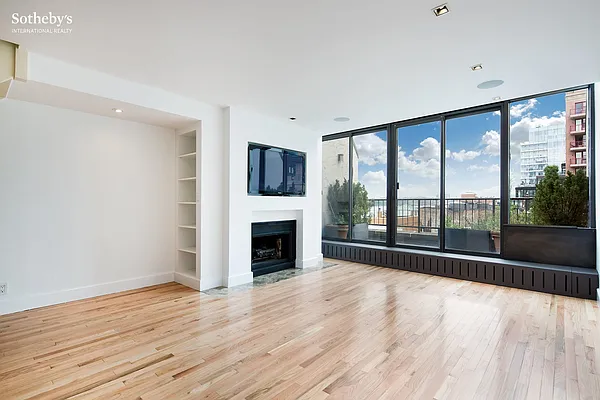 Sold by Sotheby's International Realty | media 19