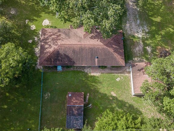 3rd image of 1919 Shadyoak Dr