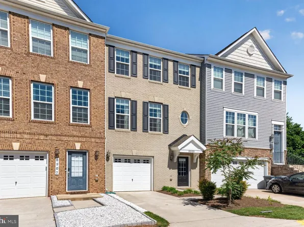 8909 Englewood Farms Dr, Manassas, VA 20112