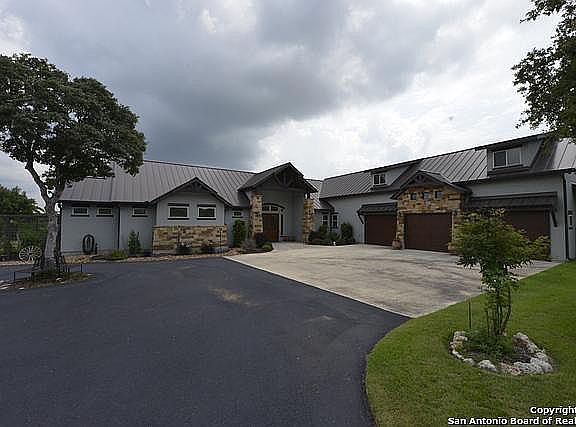2nd image of 114 Hunters View Cir