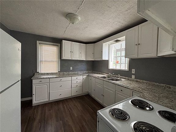 3rd image of 3212 E 59th St