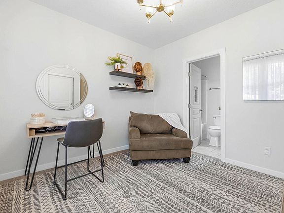 5th image of 2144 Crab Apple Cir