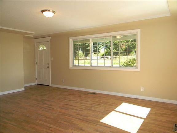 2nd image of 9722 14th Ave E