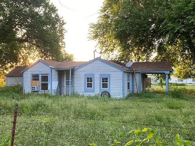 2nd image of 110 Harth Ave