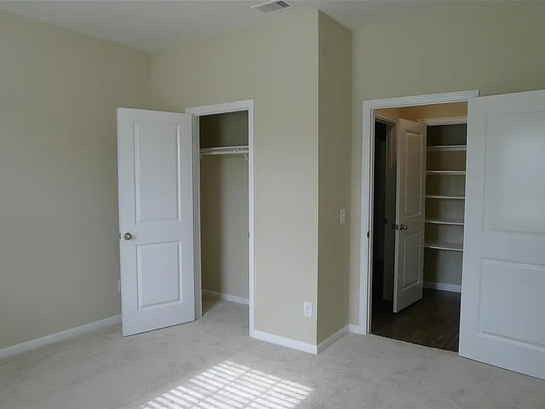 1025 Blue Beech Ln — Photo 11
