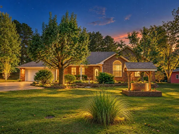 908 Orchard Rd, Mena, AR 71953