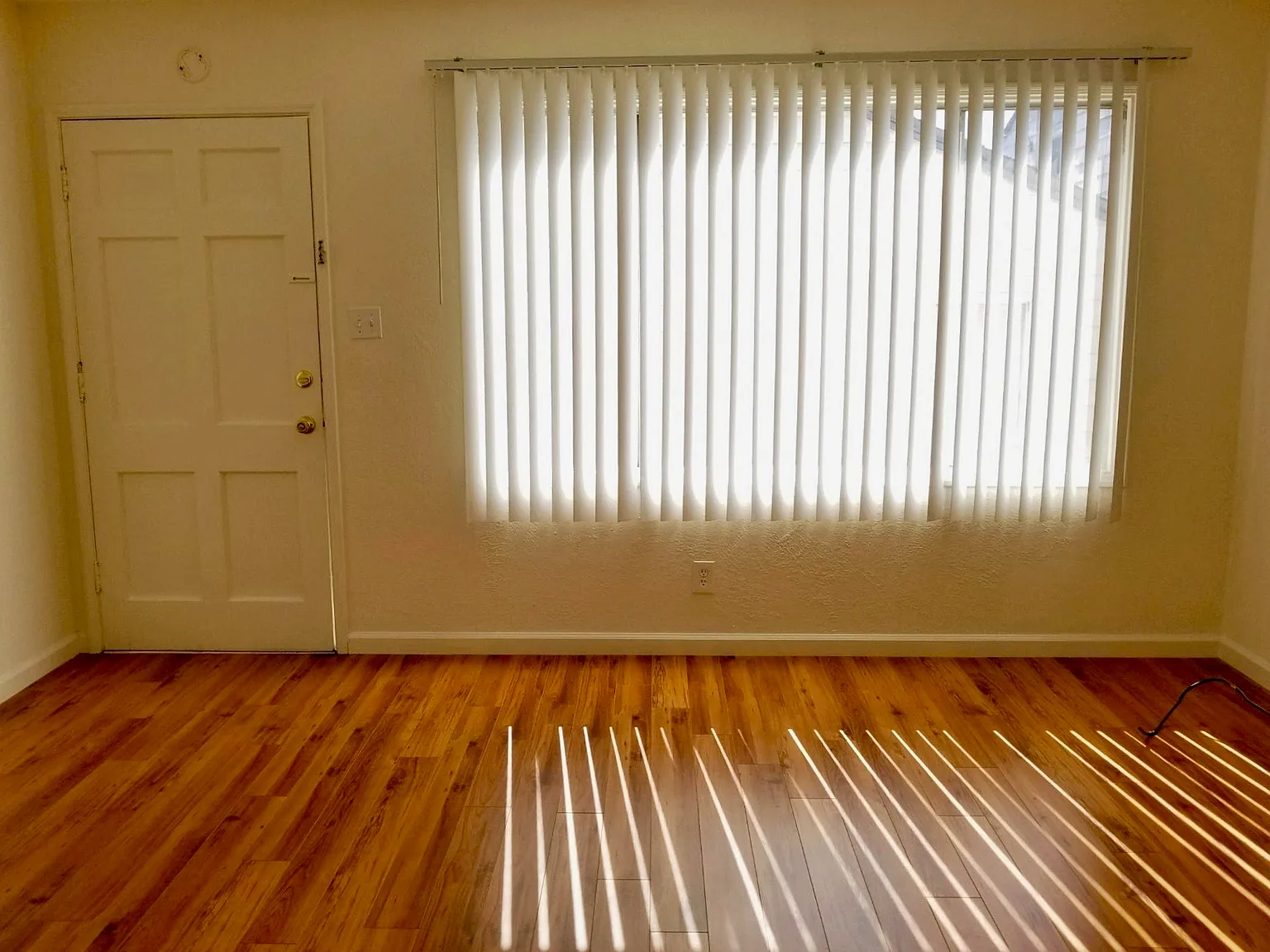Studio, 400 sqft, $1,695 — Photo 3