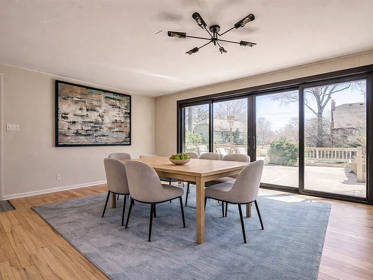 8345 Reinhardt St — Photo 37