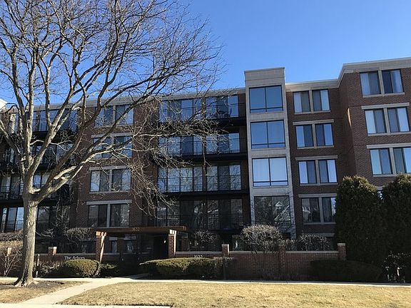2nd image of 1633 2nd St APT 109