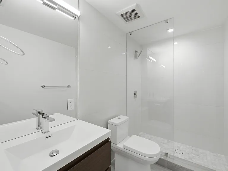 714 NE 14th Ave #102 — Photo 14