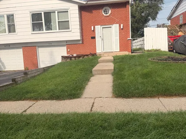 6730 Valley View Rd, Hanover Park, IL 60133