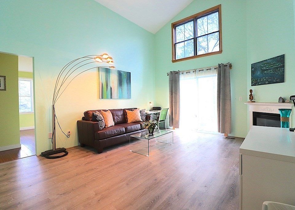 21 Westminster Dr Marlborough MA Zillow