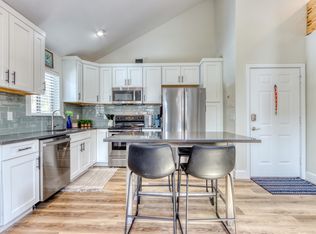 56856 Enterprise Dr #D1, Sunriver, OR 97707
