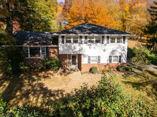 9 Morningside Dr, Roxbury Twp., NJ 07876