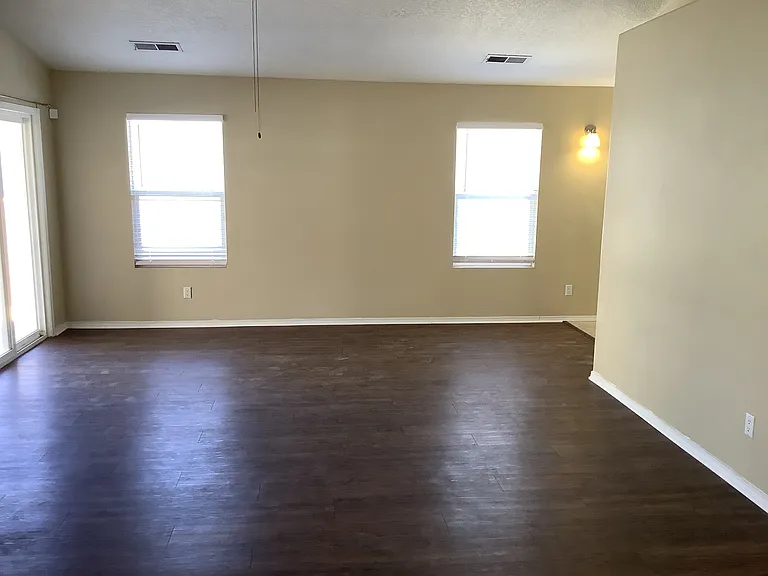 7623 Banyon Ave NW — Photo 5