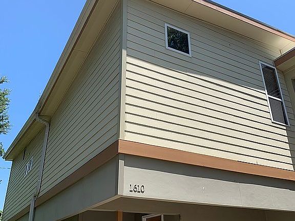 Modern, Town Lake Living