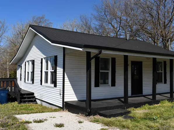 107 N Walnut Street, Buffalo, MO 65622