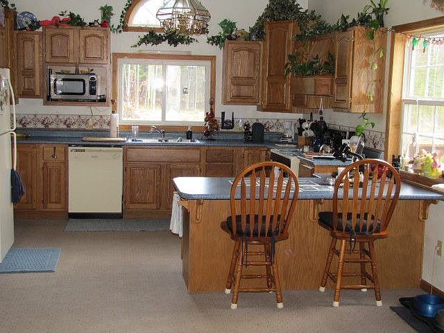 2nd image of 400 Osterberg Pkwy