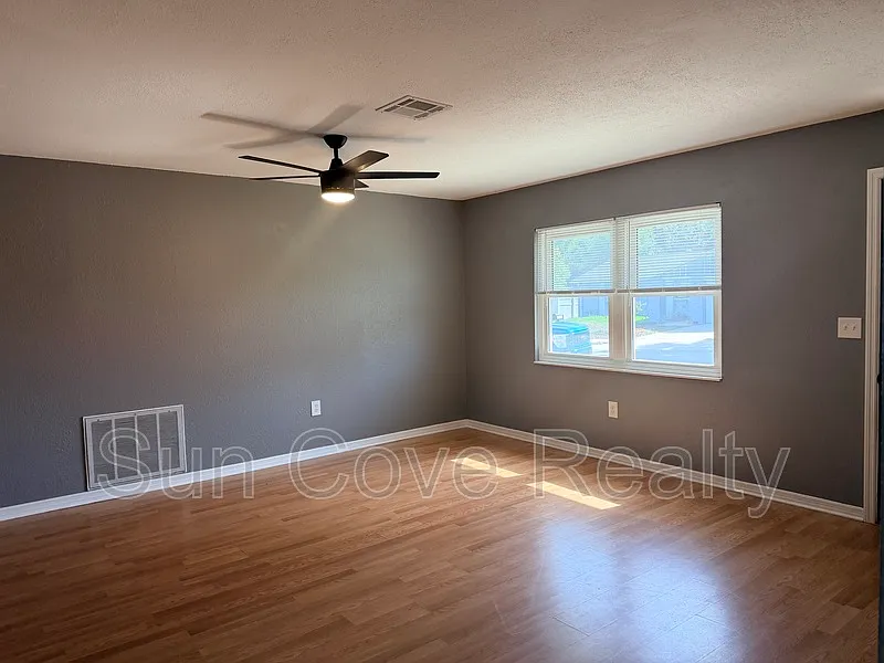 Building Photo - 11635 Salmon Dr