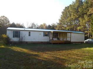 2184 Stove Dr, Newton, NC 28658