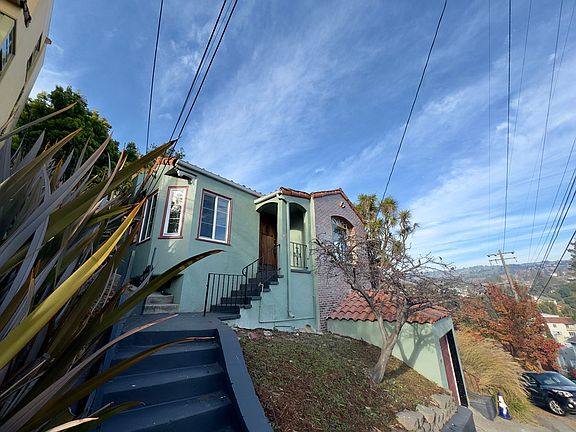 5th image of 645 Jean St