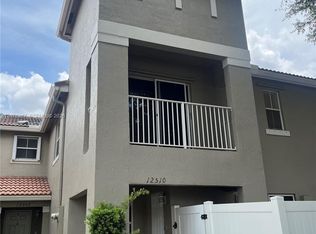 12510 SW 53rd St, Hollywood, FL 33027