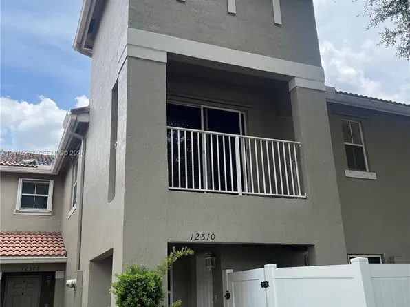 12510 SW 53rd St, Hollywood, FL 33027