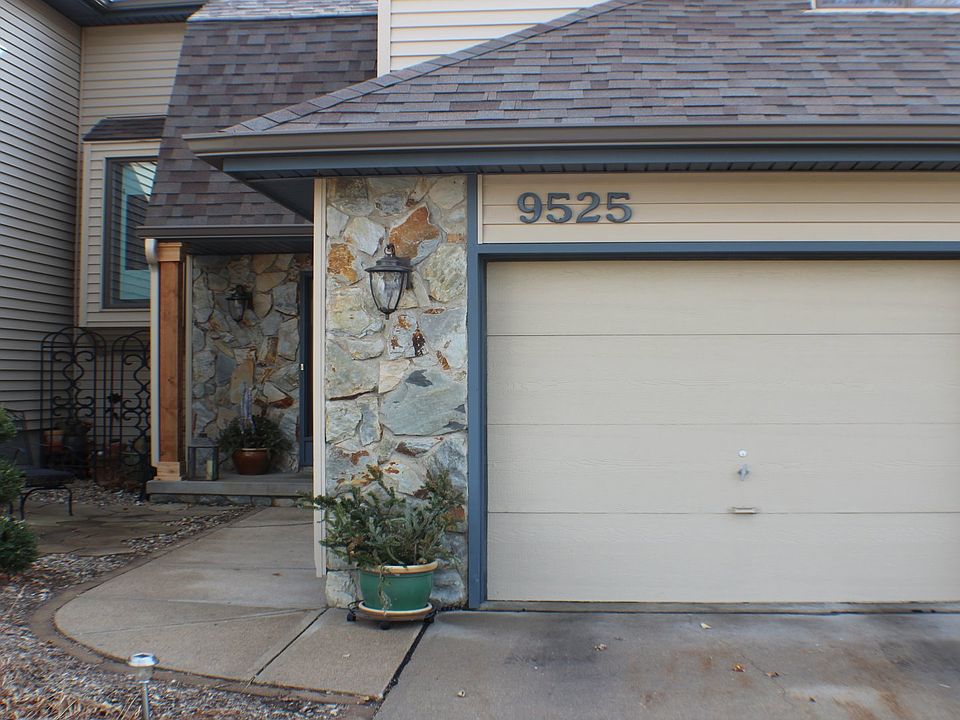 Colorado stone w/courtyard 